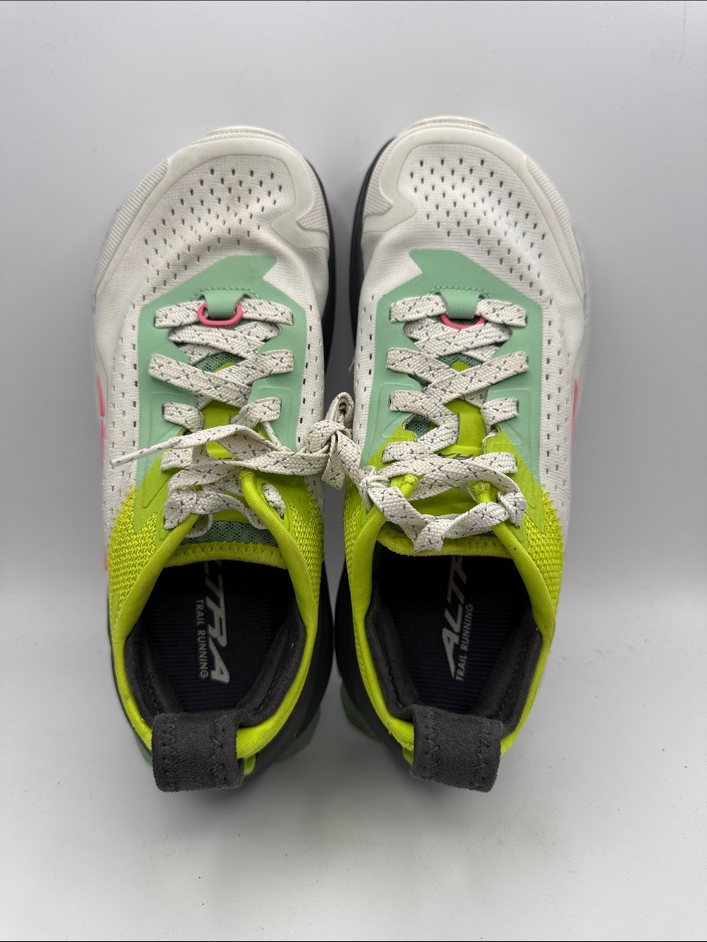 Altra OLYMPUS 6 women’s 7.5 White trail shoes with Lime & Mint Accents S1 - Picture 4 of 6